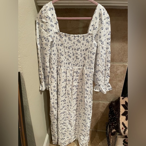 House of Harlow Blue White Floral Linen Smocked Dress Prairie Boho Feminine M - Picture 4 of 9